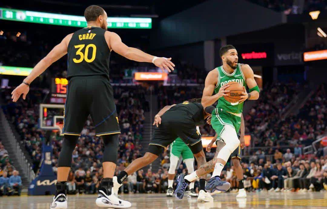 勇士全队紧密合作避免失误成功卫冕冠军