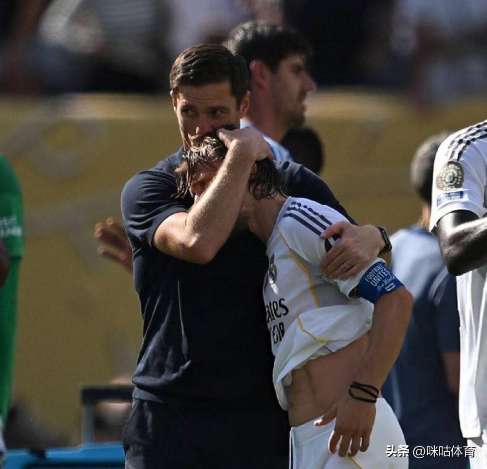 瓦伦西亚绝杀阿根廷，莫德里奇送出助攻