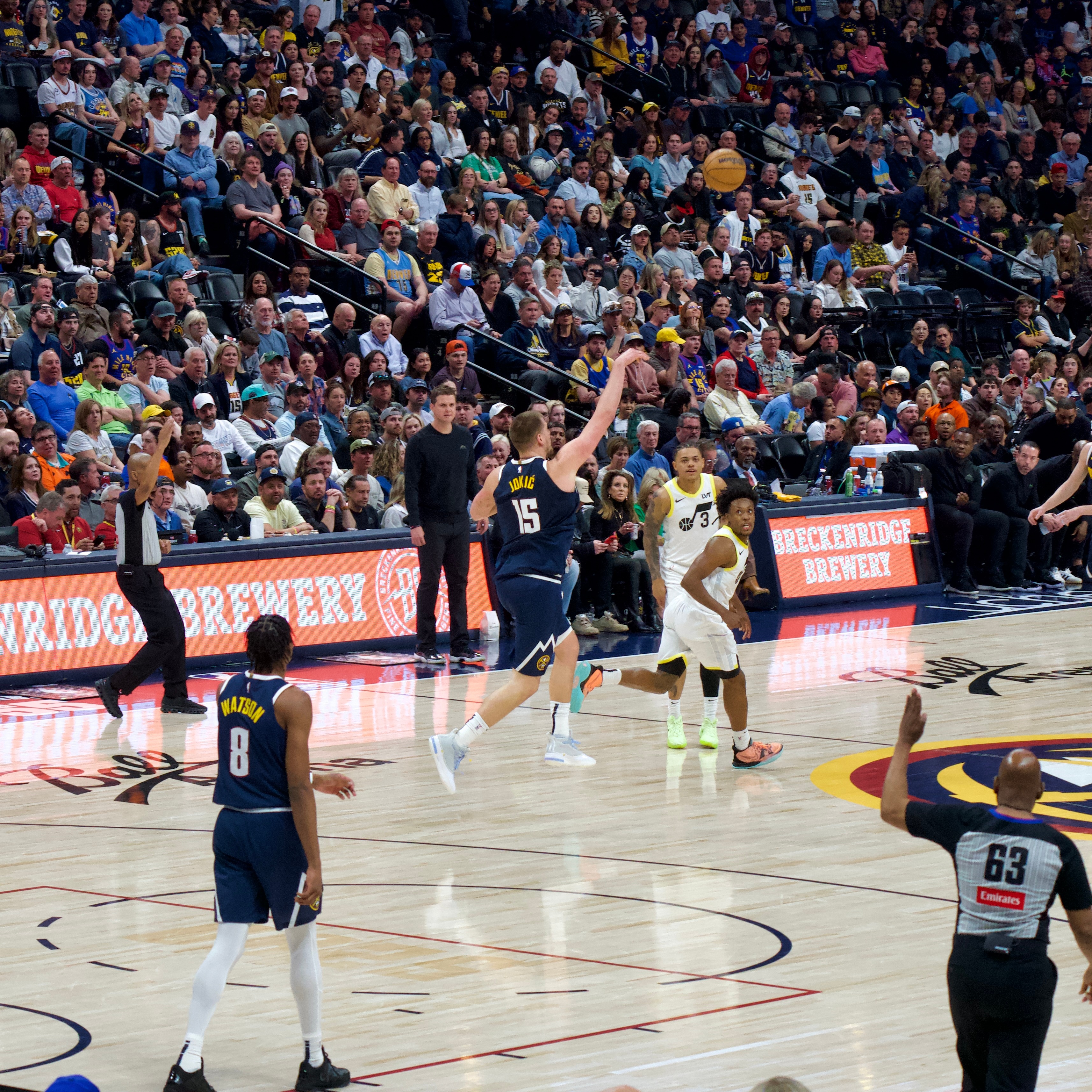 猛龙轻取塞尔维亚男篮，米切尔制霸全场