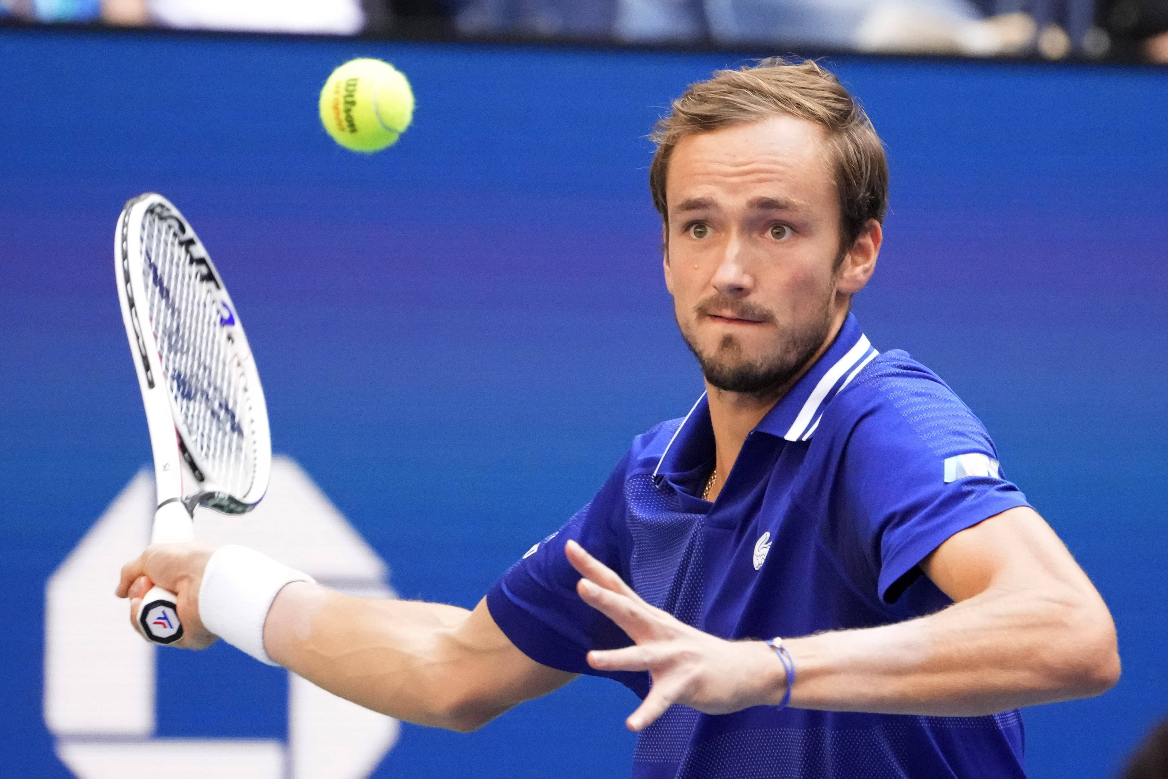 法国网球队鏖战澳大利亚网球队，梅德韦杰夫高光表现的简单介绍